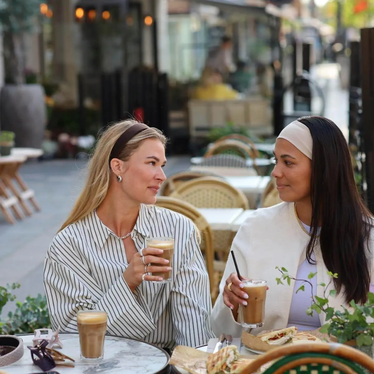 Diadem-espresso-hårband-beige
